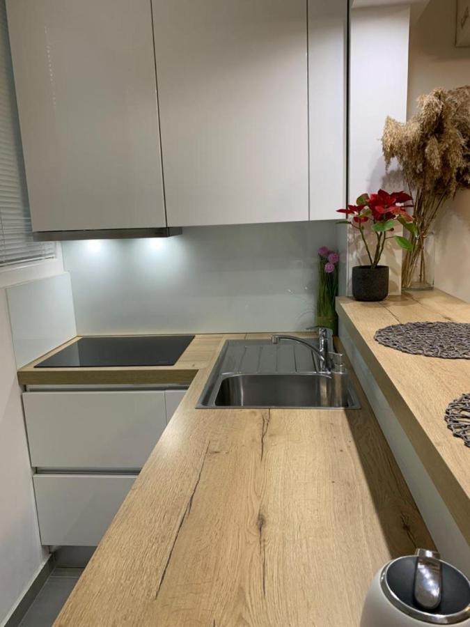 Mm Split Apartment - 5 Min By Car To The Beach & City Center - Free Public Parking Buitenkant foto