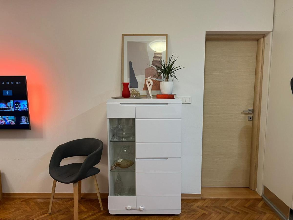 Mm Split Apartment - 5 Min By Car To The Beach & City Center - Free Public Parking Buitenkant foto