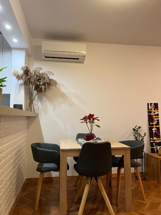 Mm Split Apartment - 5 Min By Car To The Beach & City Center - Free Public Parking Buitenkant foto