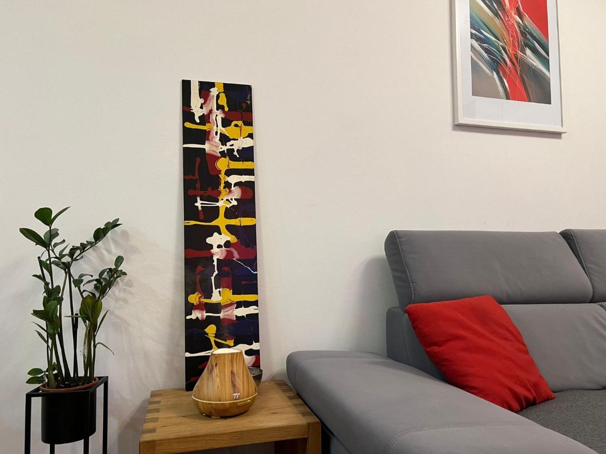 Mm Split Apartment - 5 Min By Car To The Beach & City Center - Free Public Parking Buitenkant foto