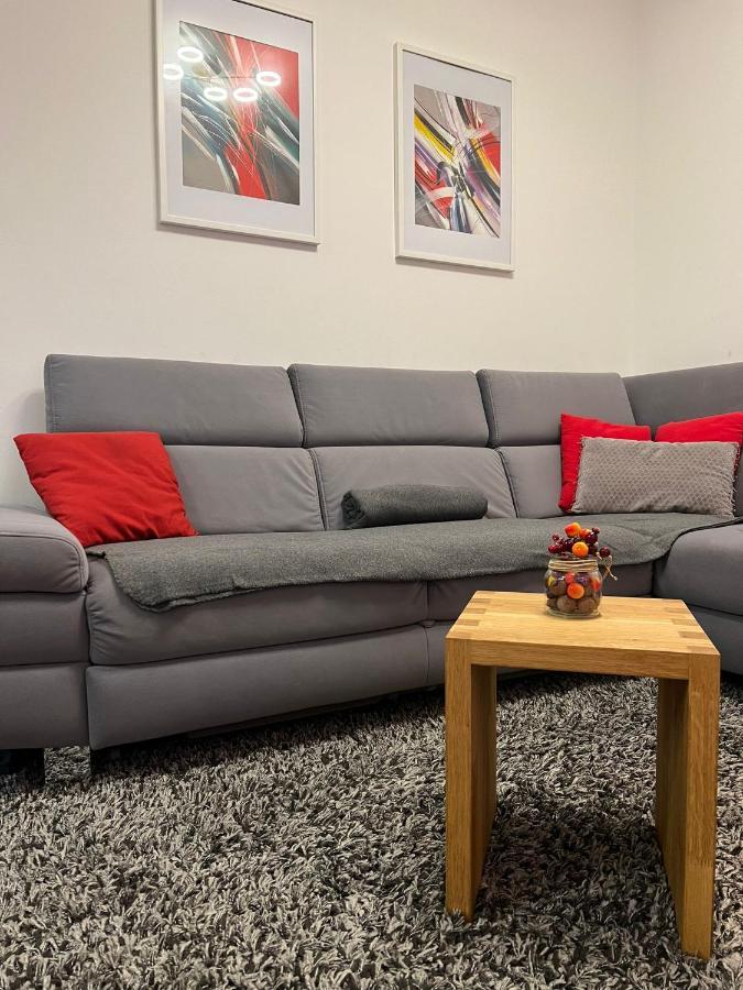 Mm Split Apartment - 5 Min By Car To The Beach & City Center - Free Public Parking Buitenkant foto