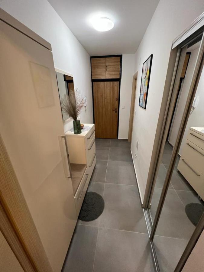 Mm Split Apartment - 5 Min By Car To The Beach & City Center - Free Public Parking Buitenkant foto
