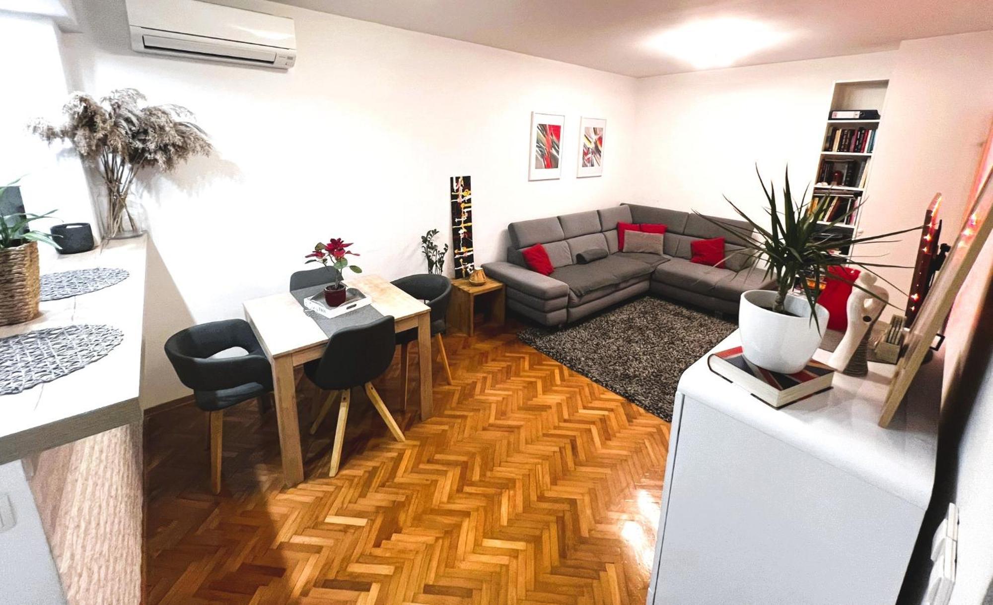 Mm Split Apartment - 5 Min By Car To The Beach & City Center - Free Public Parking Buitenkant foto