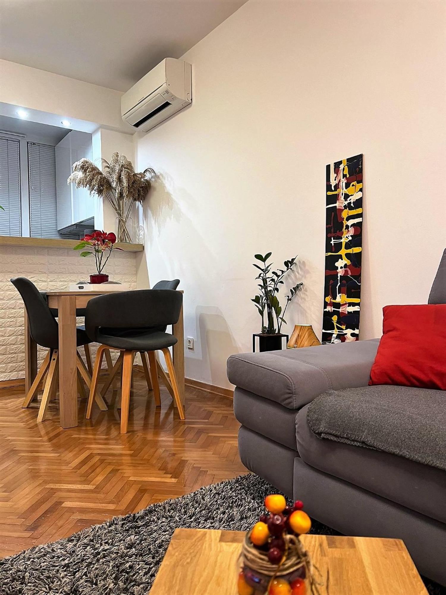 Mm Split Apartment - 5 Min By Car To The Beach & City Center - Free Public Parking Buitenkant foto