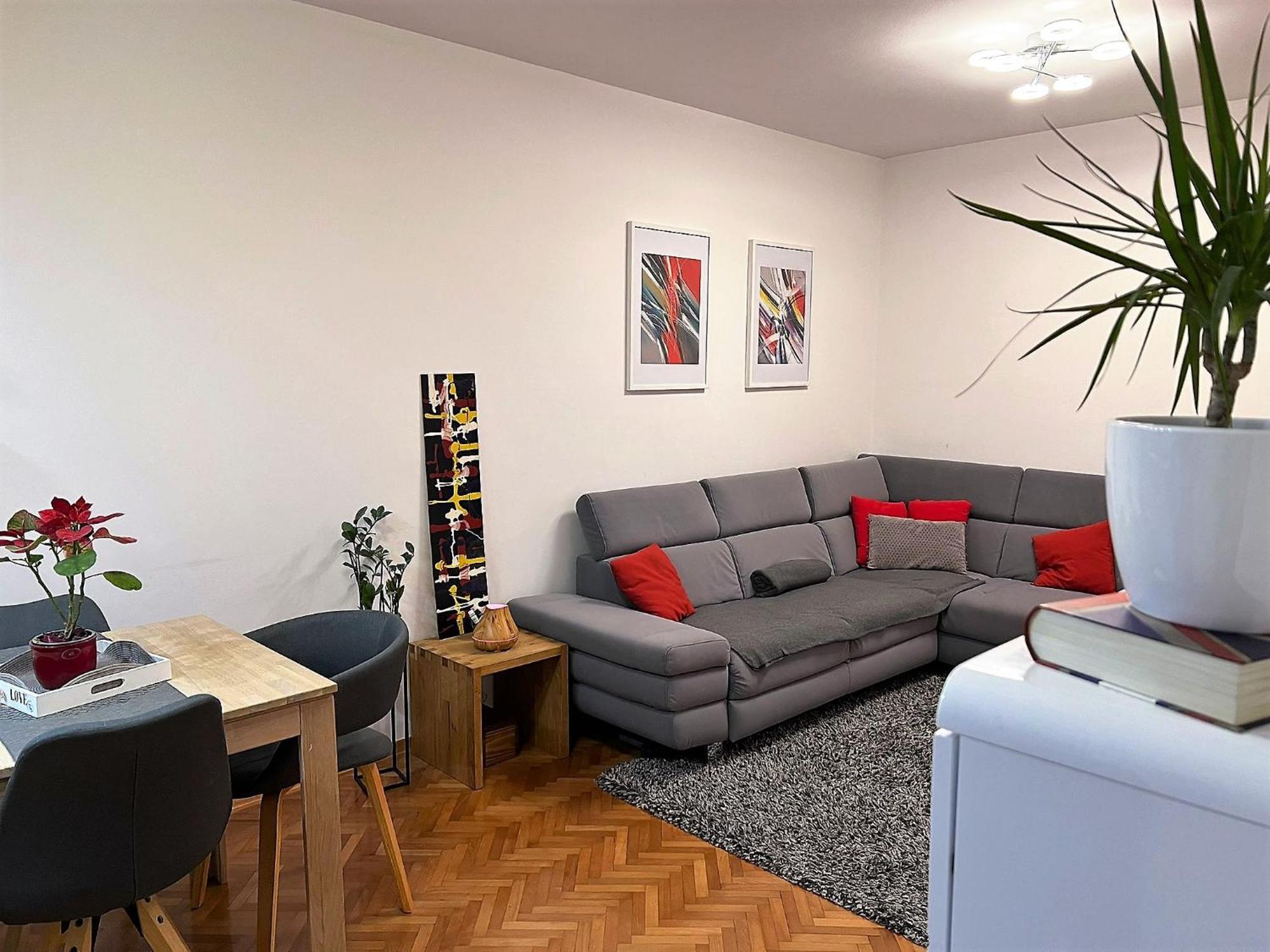 Mm Split Apartment - 5 Min By Car To The Beach & City Center - Free Public Parking Buitenkant foto