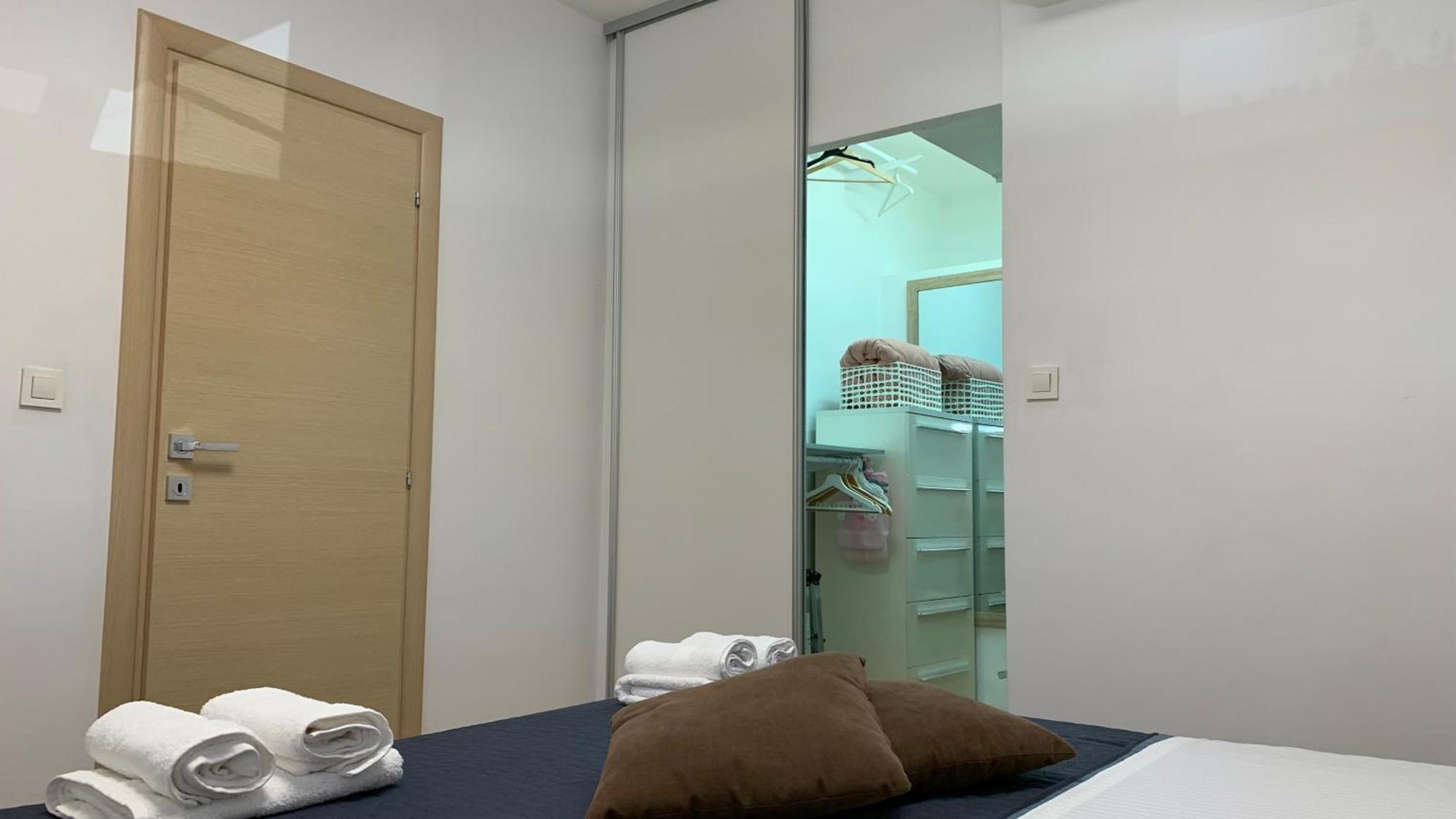 Mm Split Apartment - 5 Min By Car To The Beach & City Center - Free Public Parking Buitenkant foto
